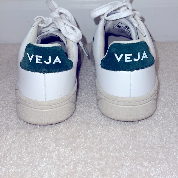 Veja tennis shoes - Picture 2 of 7